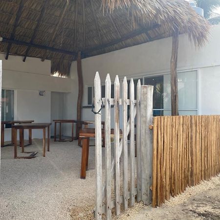 Aparthotel Casa Colibri El Cuyo Exterior foto